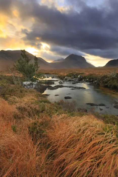 Framed Print : View looking towards Marsco, with stormy sky and the River Sligachan in foreground Framed Print : View looking towards Marsco, with stormy sky and the River Sligachan in foreground