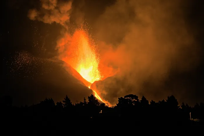 Framed Print : Volcanic eruption in the Cumbre Vieja ridge, La Palma, Canary Islands. September, 2021 Framed Print : Volcanic eruption in the Cumbre Vieja ridge, La Palma, Canary Islands. September, 2021