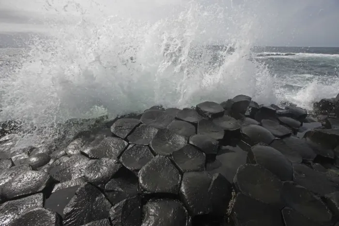 Framed Print : Wave crashing onto basalt rocks, Giants Causeway, Unesco Heritage Site, Northern Ireland Framed Print : Wave crashing onto basalt rocks, Giants Causeway, Unesco Heritage Site, Northern Ireland