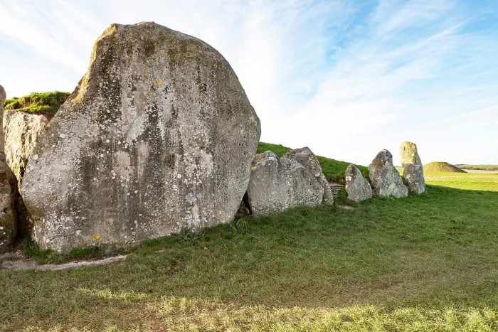 Framed Print : West Kennet Long Barrow with large sarsen stones at the entrance, dated to the Early Neolithic Period, with Silbury Hill in the background, UNESCO World Heritage Site, Avebury Framed Print : West Kennet Long Barrow with large sarsen stones at the entrance, dated to the Early Neolithic Period, with Silbury Hill in the background, UNESCO World Heritage Site, Avebury