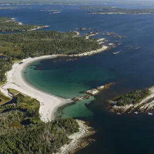 Vue aérienne de la rive est de la Nouvelle-Écosse, Canada, septembre. Vue aérienne de la rive est de la Nouvelle-Écosse, Canada, septembre.