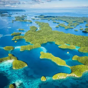 Vue aérienne des îles rocheuses, Palau. Vue aérienne des îles rocheuses, Palau.
