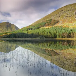 Cummeenduff Lake and Broaghnabinnia mountain, Black Valley, Killarney, County Kerry Cummeenduff Lake and Broaghnabinnia mountain, Black Valley, Killarney, County Kerry