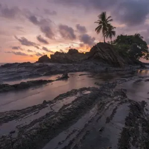 Dominicalito beach at sunset, Pacific coast of Costa Rica, April 2015 Dominicalito beach at sunset, Pacific coast of Costa Rica, April 2015