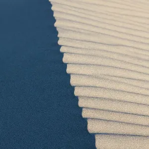 Drifting sand dunes in the Gobi desert, near Dunhuang, Gansu, China Drifting sand dunes in the Gobi desert, near Dunhuang, Gansu, China