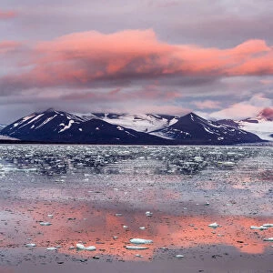 First sunset in Arctic since the spring, in Spitsbergen, Svalbard Archipelago, Norway