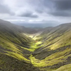 High Cup, u-shaped valley with intrusive dolerites of the Whin Sill exposed at sides, Appleby in Westmorland, Cumbria, March 2017 High Cup, u-shaped valley with intrusive dolerites of the Whin Sill exposed at sides, Appleby in Westmorland, Cumbria, March 2017