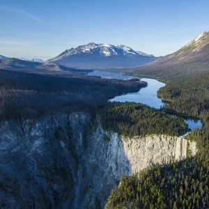 Hunlen Falls, Canadas highest free falling waterfall, Tweedsmuir South Provincial Park