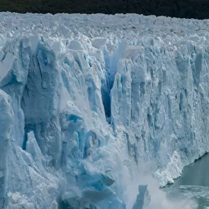 Ice calving from Perito Moreno Glacier, Los Glaciares National Park, Santa Cruz, Patagonia