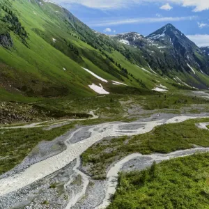 El paisaje del río Katun, Montañas de Altai, Rusia. Julio 2019. El paisaje del río Katun, Montañas de Altai, Rusia. Julio 2019.