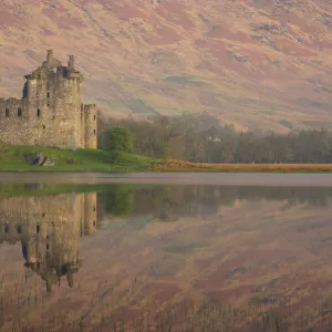 Kilchurn Castle on Loch Awe, Argyll and Bute, Strathclyde, Scotland, UK, April 2011