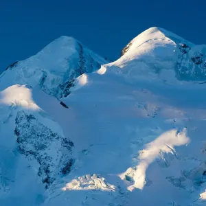 Lower peaks of the Mont Cervin / Monte Cervino / The Matterhorn massif, Pennine Alps Lower peaks of the Mont Cervin / Monte Cervino / The Matterhorn massif, Pennine Alps