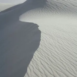 Ripples and ridges in the sands of White Sands National Monument, Chihuahuan Desert, New Mexico, USA Ripples and ridges in the sands of White Sands National Monument, Chihuahuan Desert, New Mexico, USA