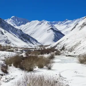 Snow-covered Himalayan mountains, habitat of the snow leopard (Panthera uncia), Hemis National Park Snow-covered Himalayan mountains, habitat of the snow leopard (Panthera uncia), Hemis National Park