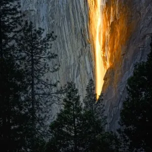 The snow at Horsetail Falls begins to melt in mid-February, enabling the falls