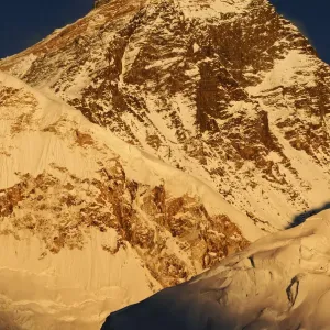 Sunset on Everest (8848m), Sagarmatha National Park (World Heritage UNESCO) Sunset on Everest (8848m), Sagarmatha National Park (World Heritage UNESCO)