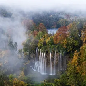 Veliki Prstavci waterfalls close to Gradinsko lake at dawn, Upper Lakes, Plitvice Lakes NP Veliki Prstavci waterfalls close to Gradinsko lake at dawn, Upper Lakes, Plitvice Lakes NP