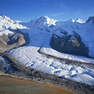 View from Gornergrat to Liskamm and Breithorn mountains, with Boarder glacier and Schwrze glacier