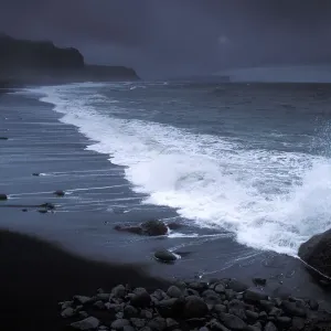 Waves on black sand beach of Vik, Southern Iceland 2005 Waves on black sand beach of Vik, Southern Iceland 2005