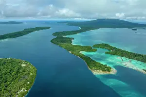 Solomon Islands Prints: Aerial view of a part of the Marovo lagoon