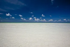 Images Dated 19th June 2009: Crystal clear shallows under a blue sky. Exumas, Bahamas, Caribbean, June 2009