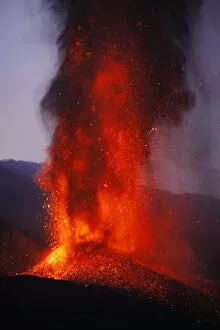 Volcano Gallery: Cumbre Vieja volcano erupting at night, La Palma, Canary Islands, September 2021
