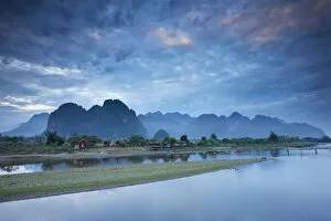 Images Dated 23rd March 2009: Dawn over the mountains and Nam Song River at Vang Vieng, Laos, March 2009