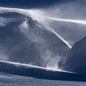 Images Dated 5th April 2015: Drifting snow in landscape from Svalbard, Norway. April