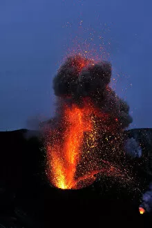 Images Dated 14th May 2009: Eruption on Stromboli Volcano, Aeolian Island. Italy, May 2009
