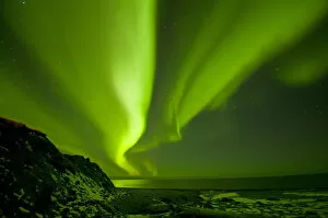 Images Dated 2nd October 2011: Green Aurora borealis over the Beaufort Sea, seen from the 1002 area of the Arctic