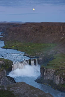 Images Dated 9th July 2009: Hafragilsfoss waterfall, Jokulsargljufur National Park, Thingeyjarsyslur, Iceland