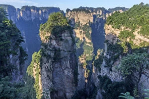 Images Dated 15th September 2012: Hallelujah Mountains (Floating Mountains), Zhangjiajie National Forest Park UNESCO