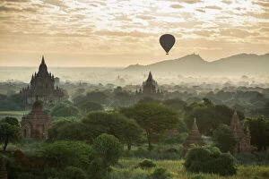 South East Asia Gallery: Hot air balloon over the Temples of Bagan at dawn, Myanmar, November 2012