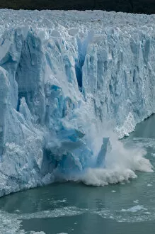Images Dated 5th February 2010: Ice calving from Perito Moreno Glacier, Los Glaciares National Park, Santa Cruz, Patagonia