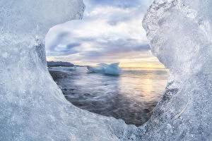 Guy Edwardes Collection: Ice on Diamond Beach, Jokulsarlon, Iceland, September 2017