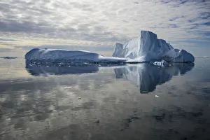 Images Dated 18th January 2017: Iceberg reflected in still water of the Crystal Sound, near Detaille Island, Antarctic Peninsula