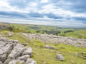 Limestone pavement. Malham Cove, Yorkshire Dales National Park, England, UK Limestone pavement. Malham Cove, Yorkshire Dales National Park, England, UK
