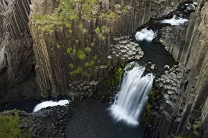 Images Dated 13th August 2008: Litlanesfoss waterfall, Hengifoss river, Basalt lava solidified in hexagonal columns