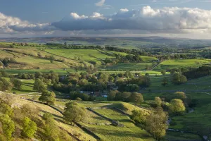 Images Dated 25th July 2012: Malham, Yorkshire Dales, England, UK. October 2011