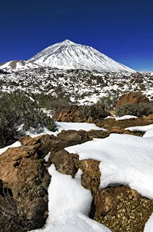 Images Dated 1st June 2021: Mount Teide under snow, Teide National Park, World Heritage Site, Tenerife