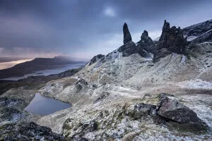 Images Dated 4th December 2013: The Old Man of Storr at dawn, the Isle of Skye, Scotland, UK. December 2013