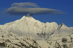 Images Dated 21st April 2011: RF- Meili Snow mountain, with lenticular cloud above, Yunnan province, China, April 2011