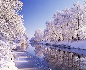 River Bann in winter, upstream from Katesbridge, County Down, Northern Ireland, UK
