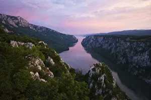 Images Dated 22nd June 2009: River Danube flowing through the Iron Gate Gorge, on the border between Romania and Serbia