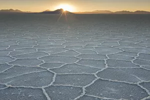 Salar de Uyuni salt flat at sunset, Altiplano, Bolivia