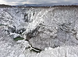 Images Dated 31st January 2011: Sastavci falls and Korana gorges, after snowfall in winter, Plitvice Lakes National Park