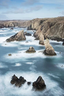 Wave Gallery: Sea stacks off Mangurstadh / Mangersta Beach, Isle of Lewis, Outer Hebrides, Scotland