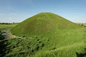 The Past Prints: Silbury Hill, the largest artificial mound in Europe