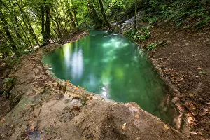Limestone Prints: Small limestone basin on the Arene river