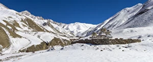 Images Dated 18th February 2014: Snow-covered Himalayan mountains, habitat of the snow leopard (Panthera uncia), Hemis National Park